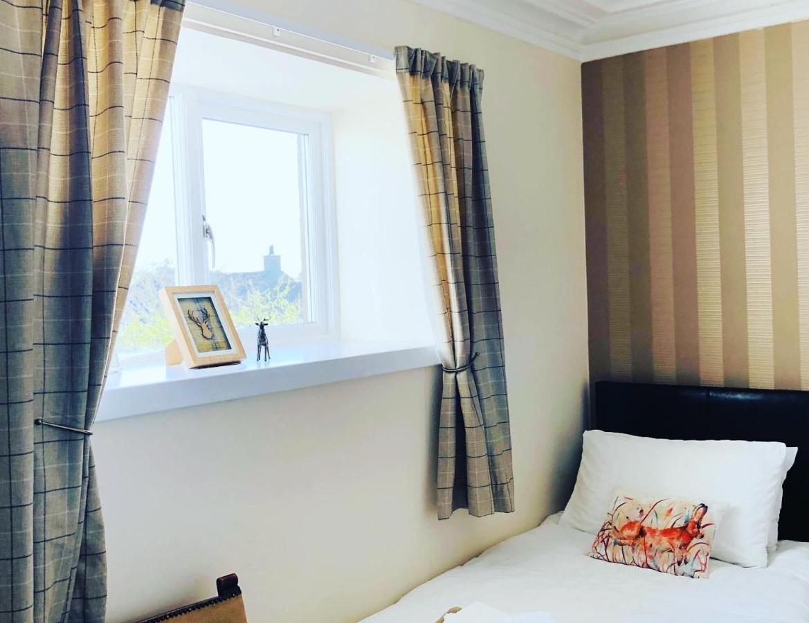 The Aberdeen Arms Hotel Tarves Dış mekan fotoğraf